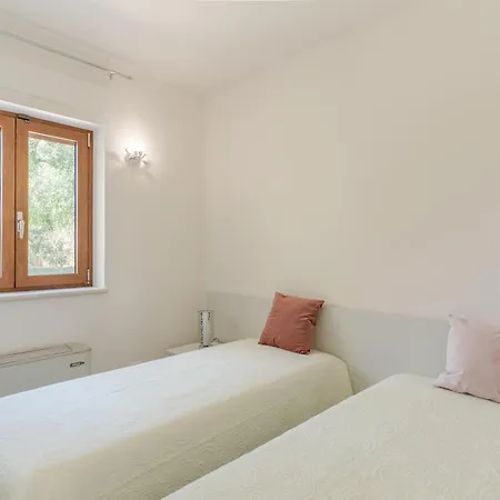Gelso Bianco Con Piscina